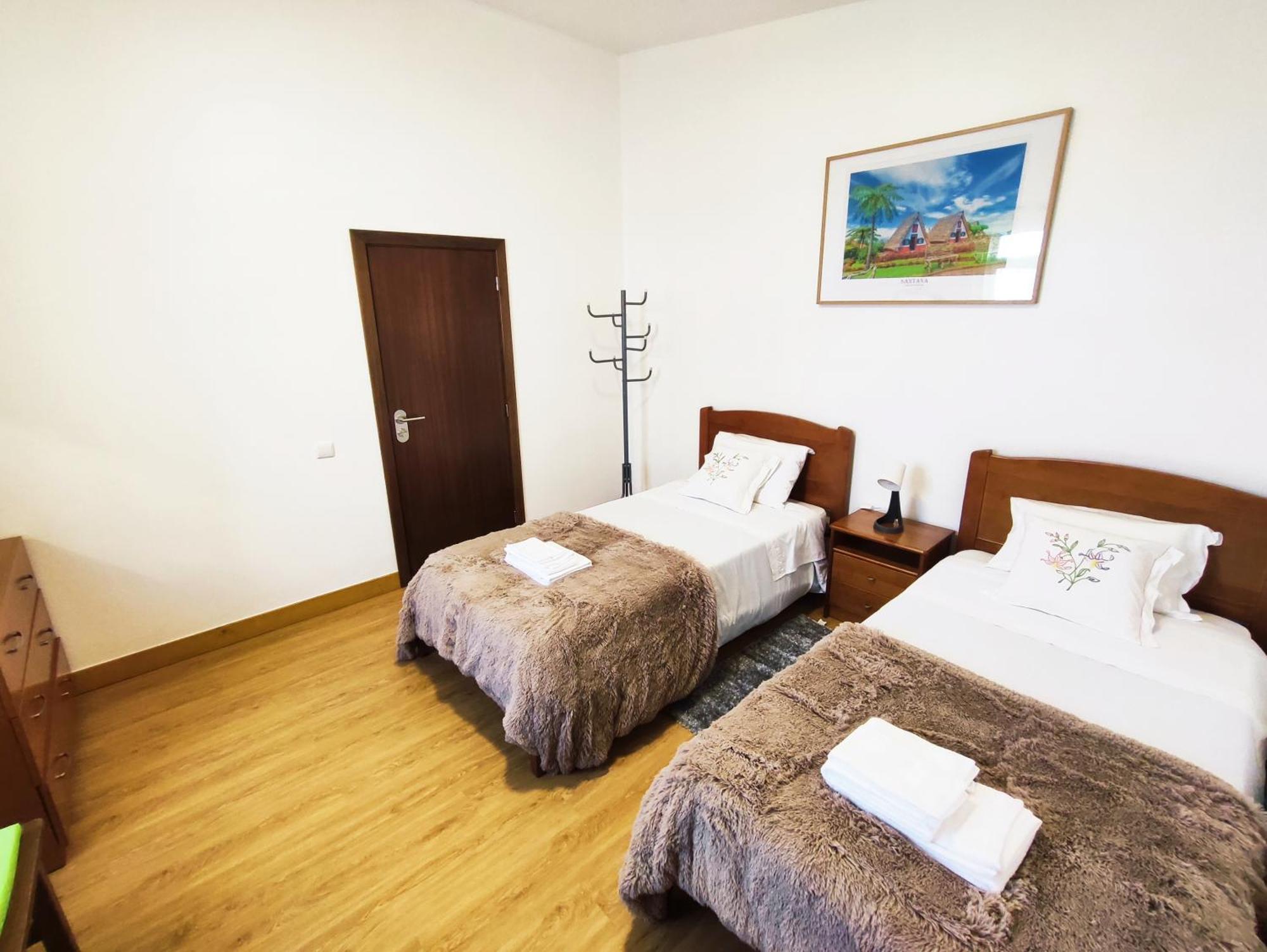 Gateone Al Airport View House Villa Machico  Exteriör bild