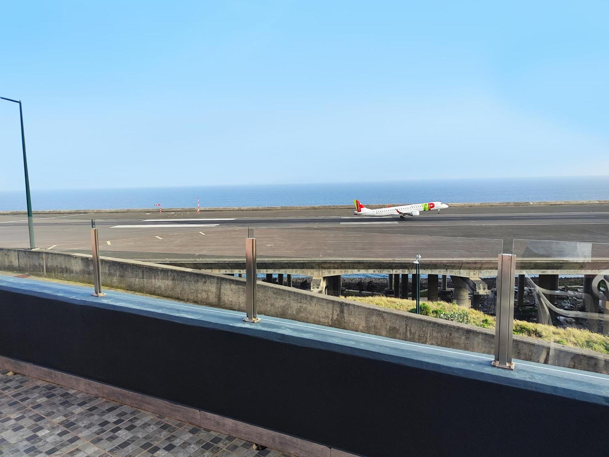 Gateone Al Airport View House Villa Machico  Exteriör bild