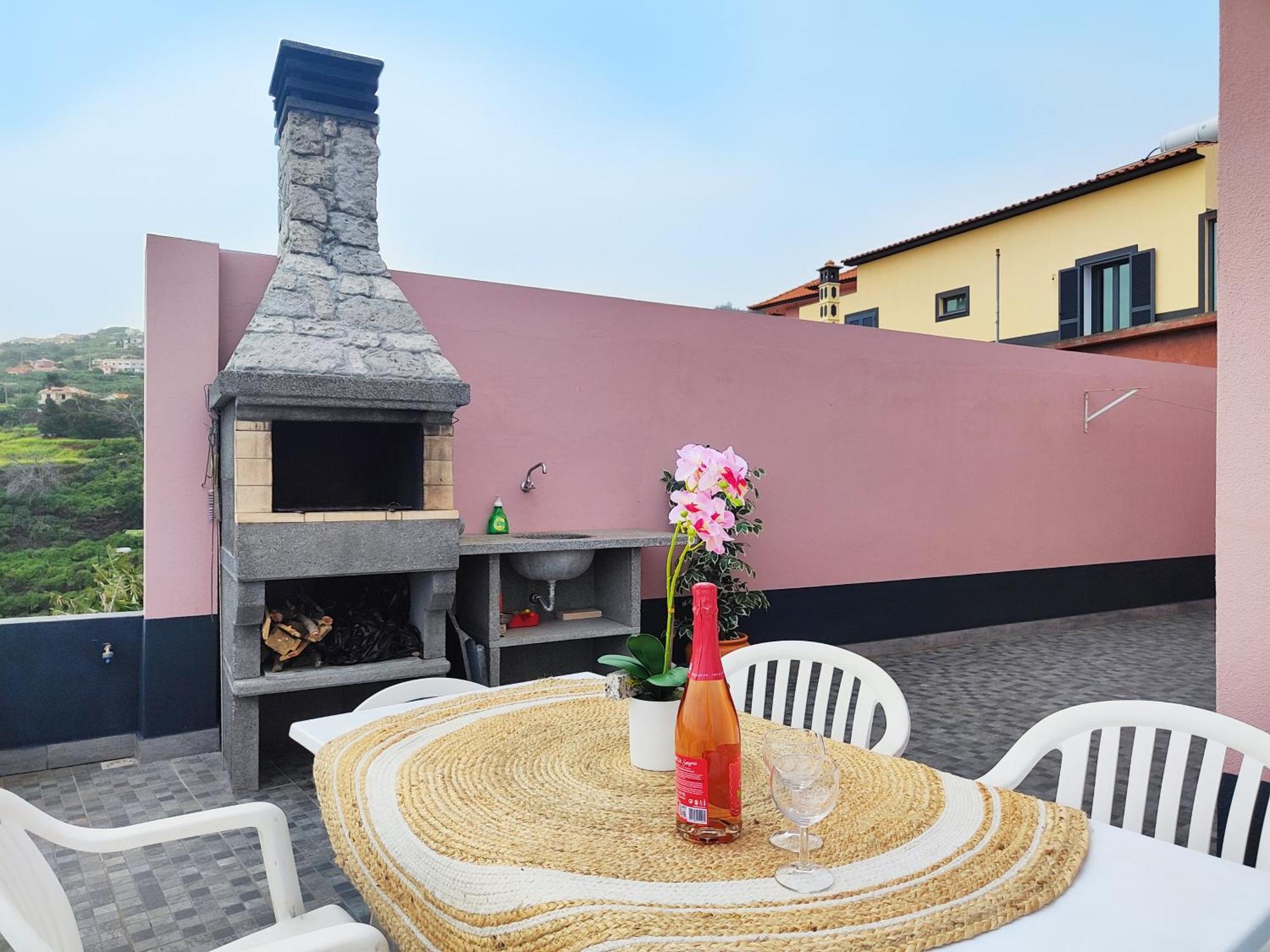 Gateone Al Airport View House Villa Machico  Exteriör bild