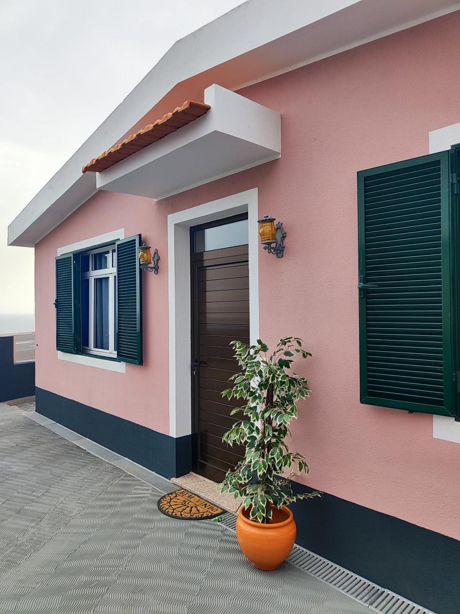 Gateone Al Airport View House Villa Machico  Exteriör bild
